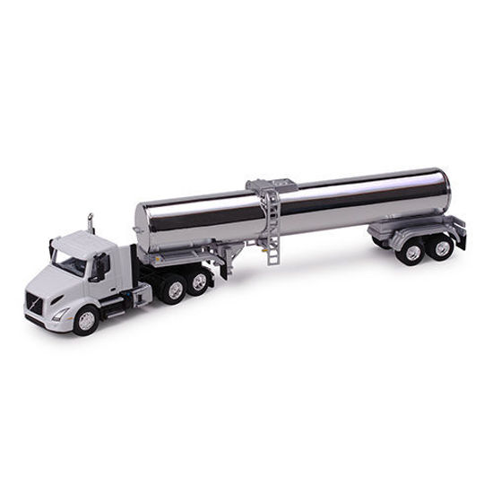 Picture of Volvo VNR 300 with Chrome Tanker 1:87 Scale